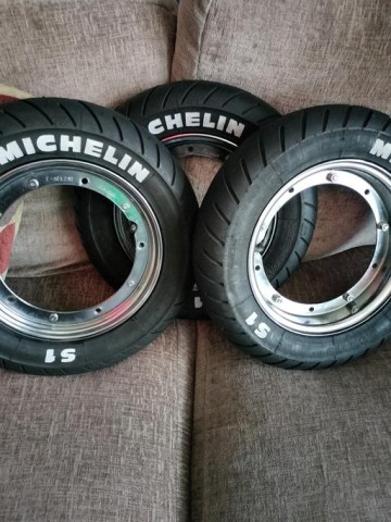 Vespa scooter Chrome rims/Tyres